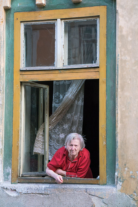 window-lady-in-red-20160819-_dsc8190-copy